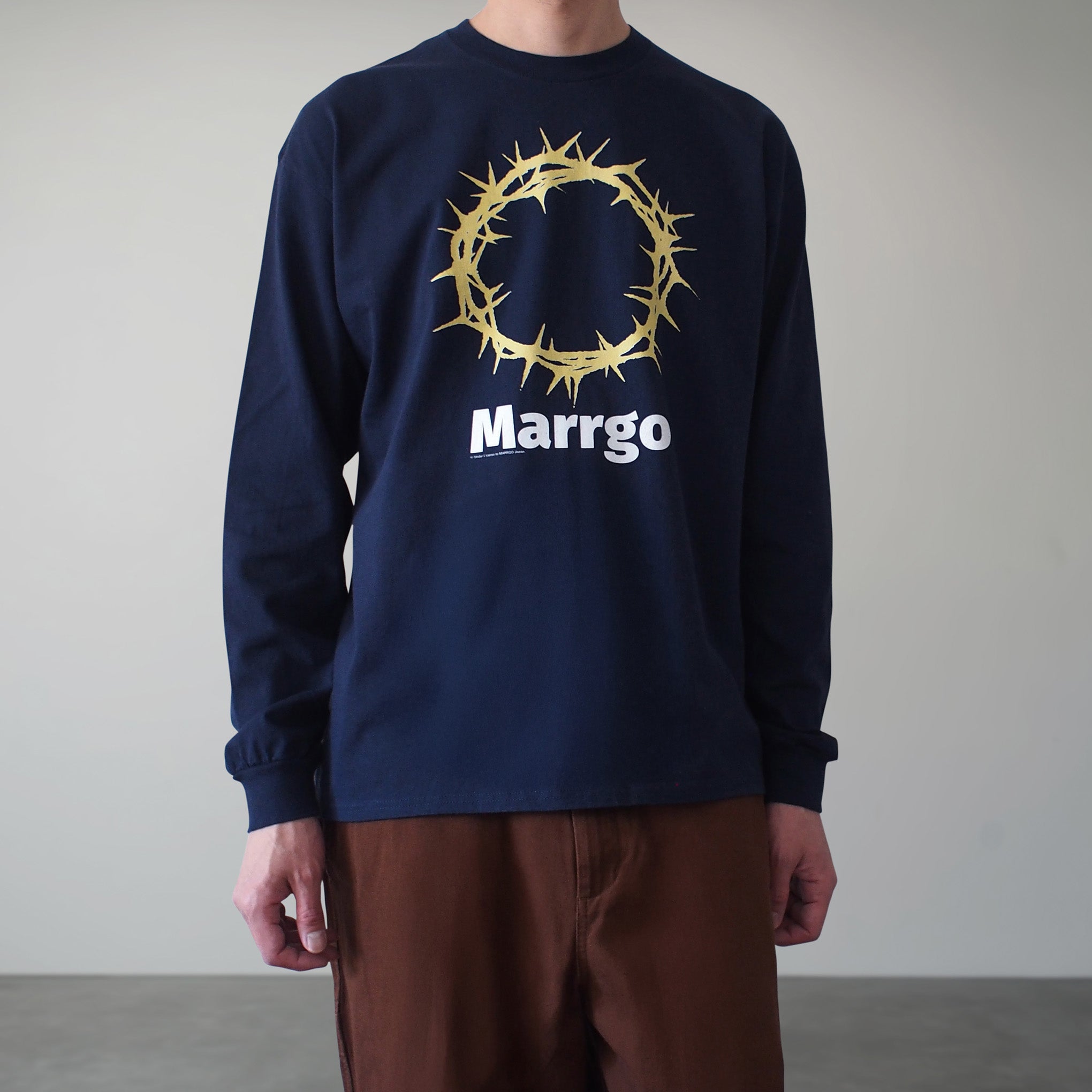 Ibara ロングスリーブTシャツ ネイビー フロント モデル着用 いばら 円形 MARRGO