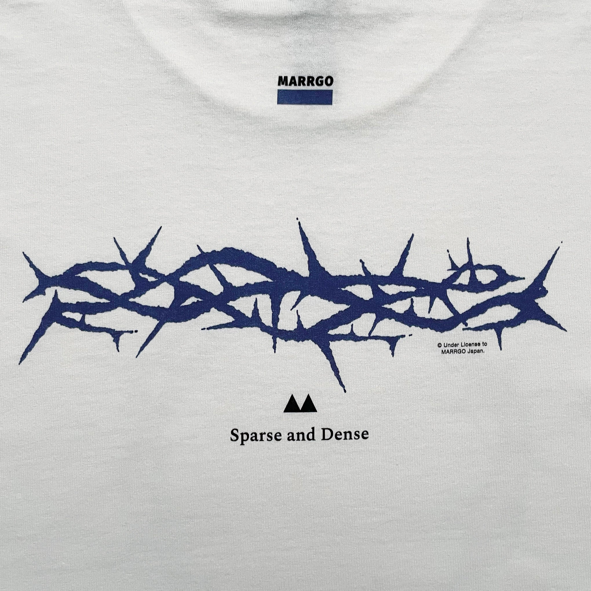 Ibara ロングスリーブTシャツ ホワイト バック グラフィック クローズアップ MARRGO