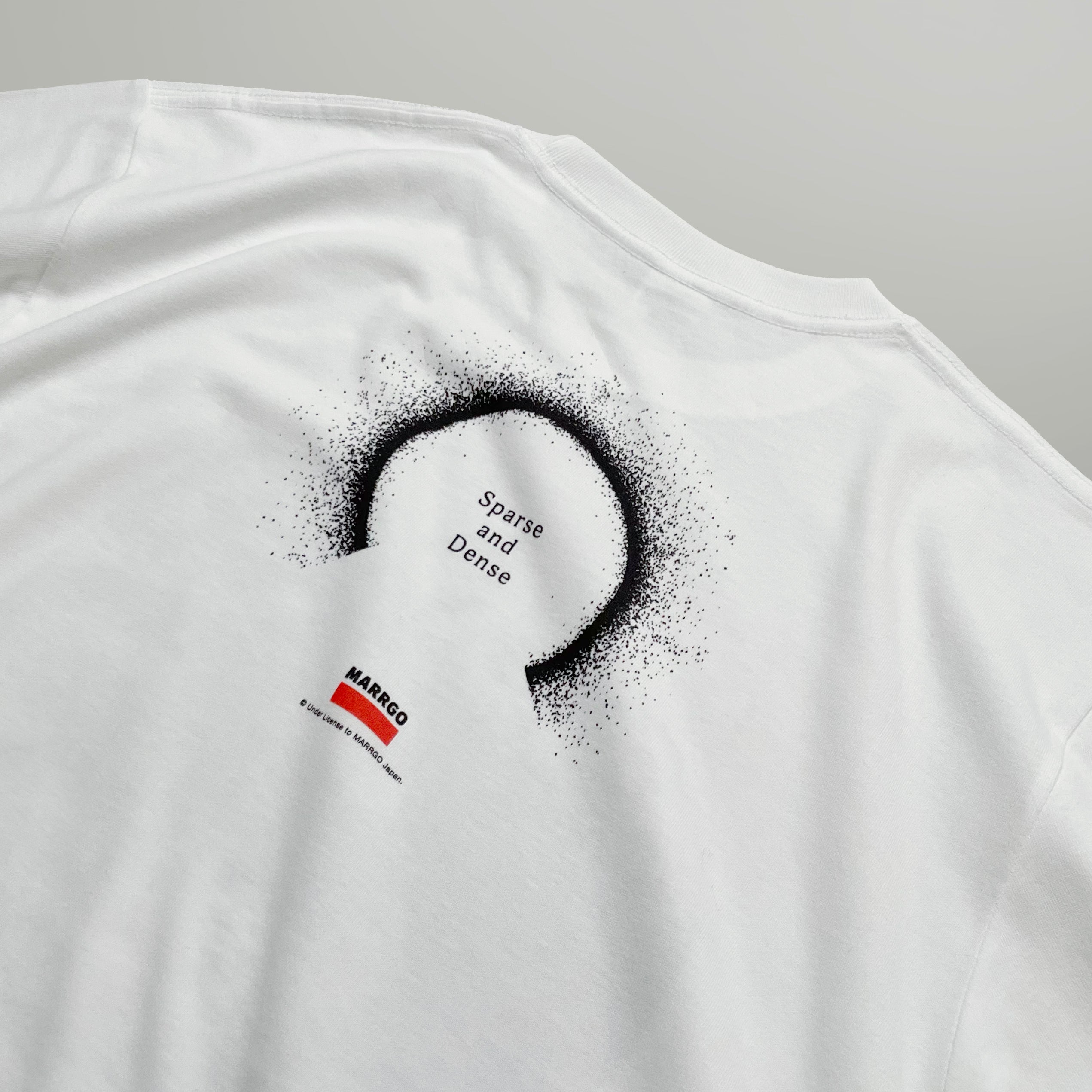 Odyssey Tシャツ ホワイト バック グラフィック 斜め