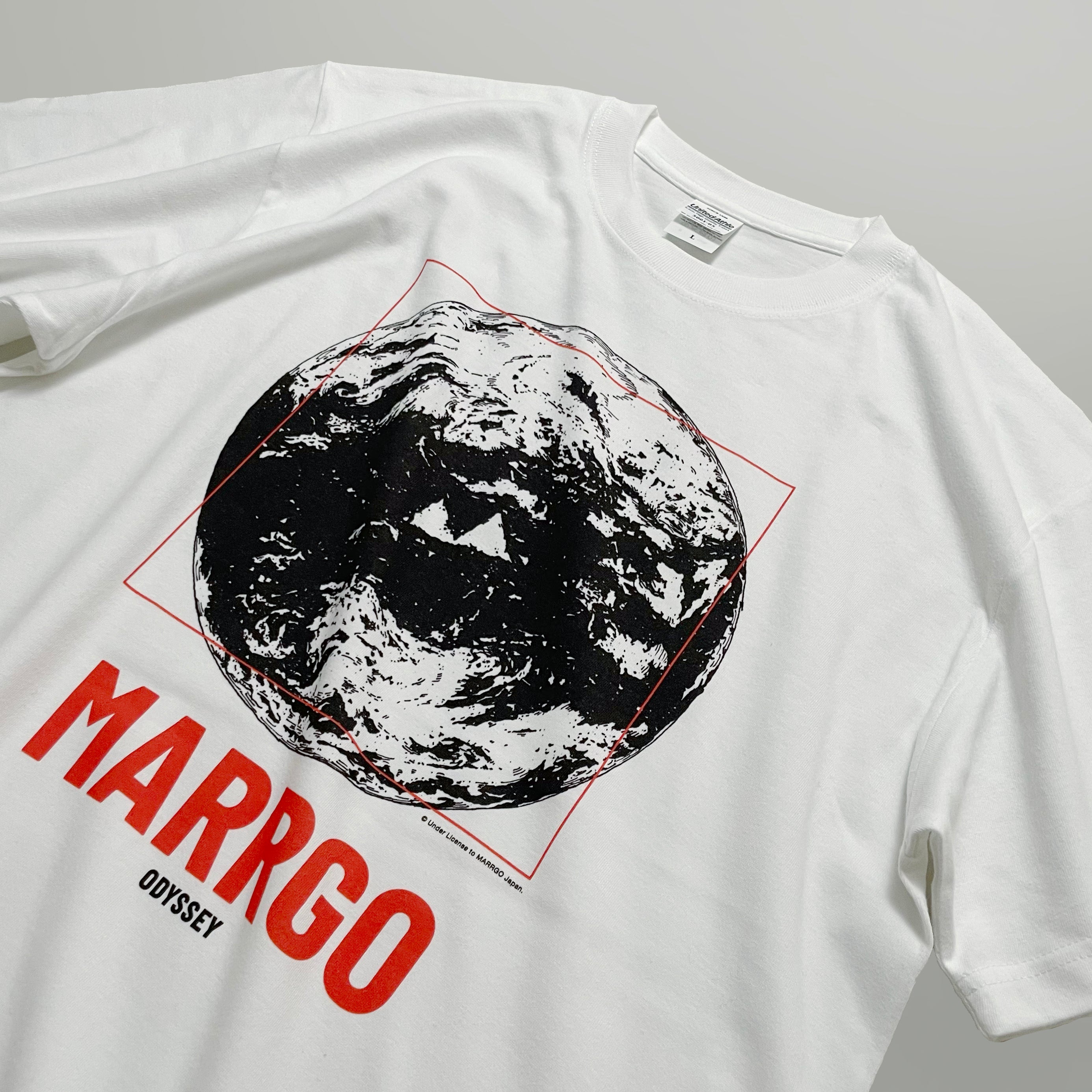 Odyssey Tシャツ ホワイト フロント グラフィック 斜め